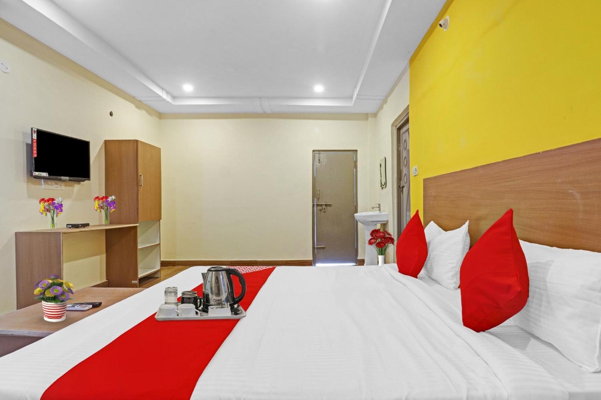 Hotel O Lavish Stay Хайдарабад Экстерьер фото