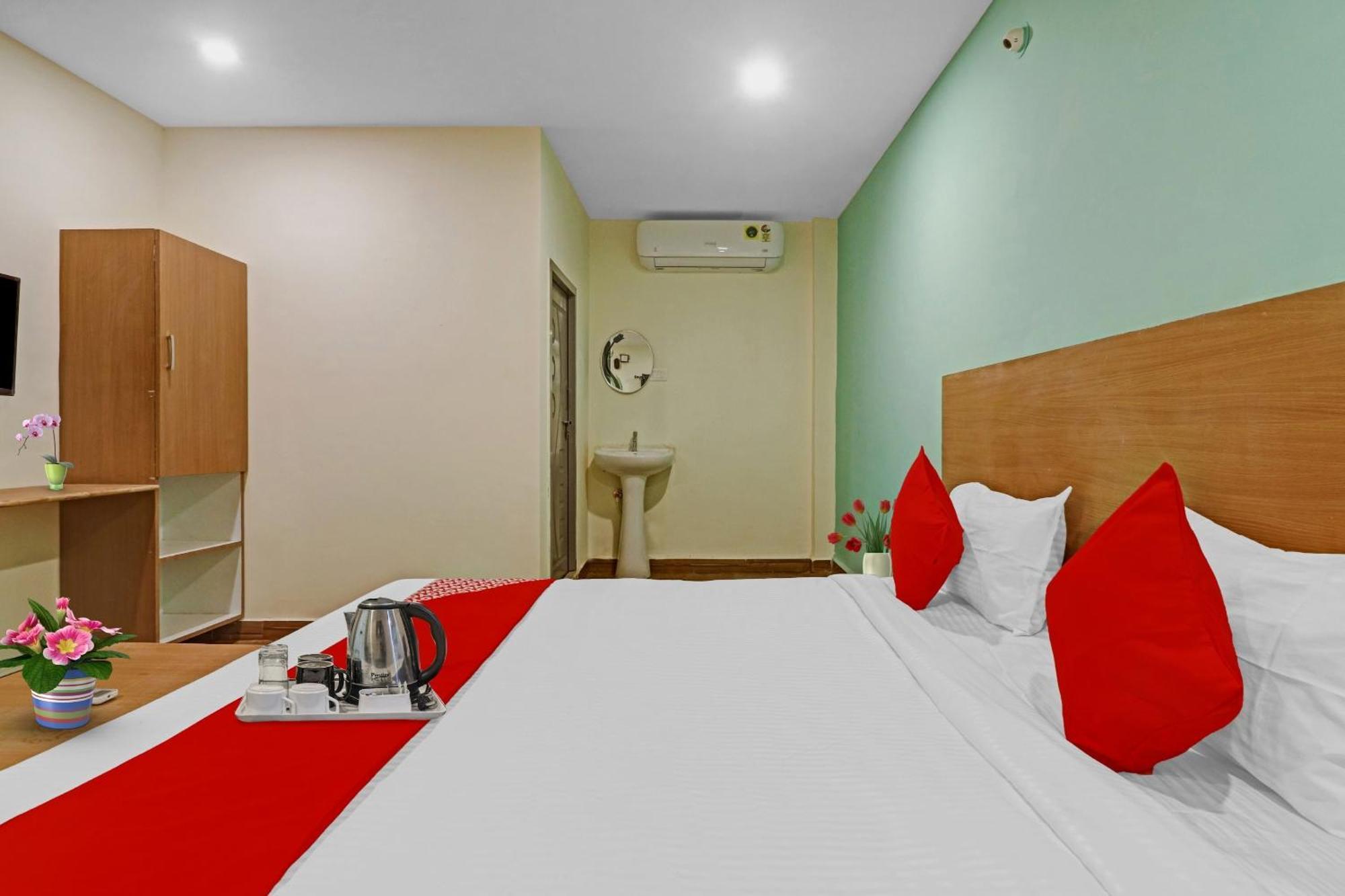 Hotel O Lavish Stay Хайдарабад Экстерьер фото